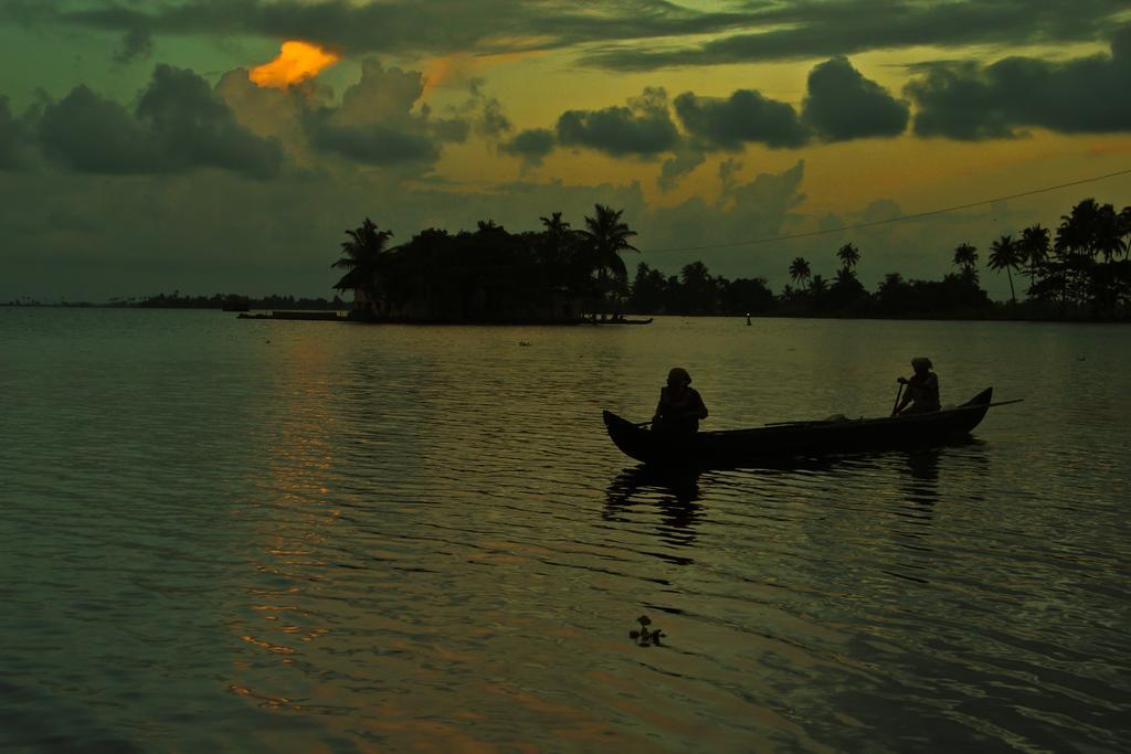 Punnamada Resort Alappuzha Экстерьер фото
