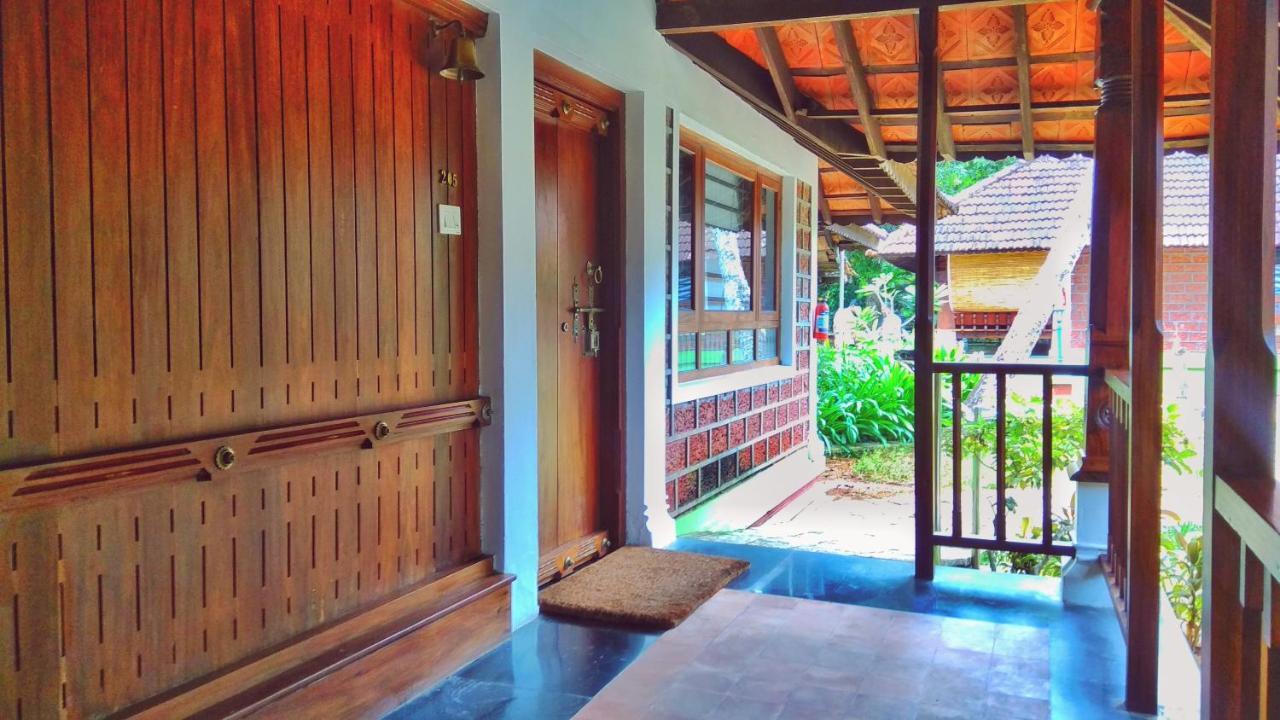 Punnamada Resort Alappuzha Экстерьер фото