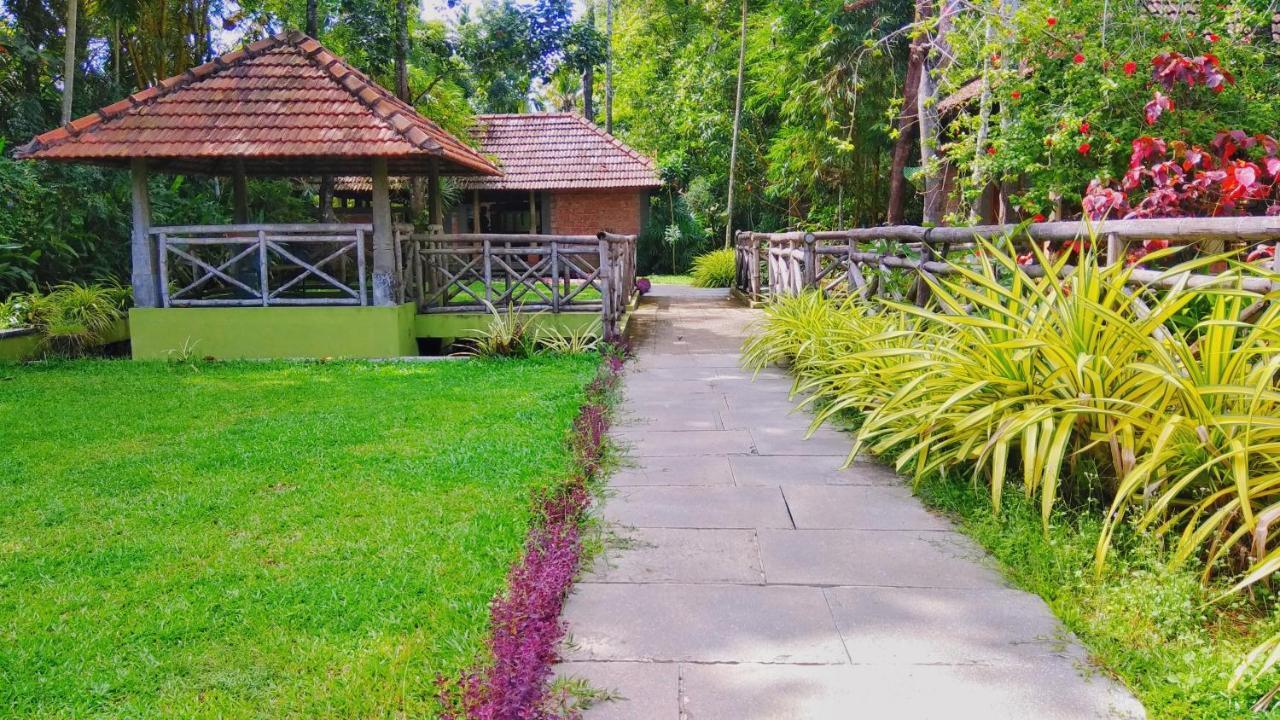 Punnamada Resort Alappuzha Экстерьер фото