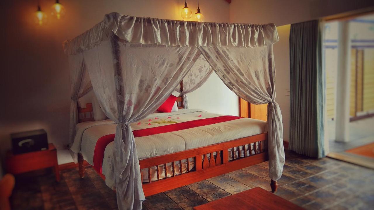 Punnamada Resort Alappuzha Экстерьер фото